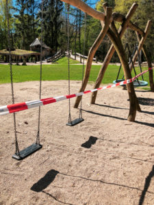 Spielplatz, leer, geschlossen, Corona-Pandemie, Hamburg, Deutschland Spielplatz, leer, geschlossen, Corona-Pandemie, Hamburg, Deutschland